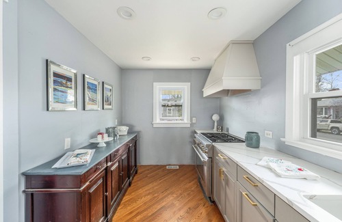 Long Branch House | Charming beach house with AC, WiFi in peaceful North End of Long Branch.