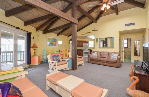 Bermuda Beach House | Charming Beach house: Steps from the Sand! Pets