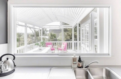 Torbay House | Charming Beachside Cottage