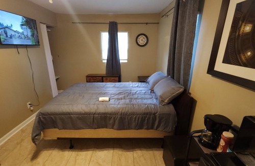 Montgomery Bed & Breakfast | Charming bed & breakfast in terrific Montgomery with WiFi, AC