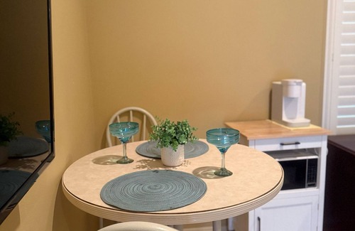 McAllen Apartment | Charming BEDROOM in brilliant McAllen with AC, WiFi, Pool, Jacuzzi
