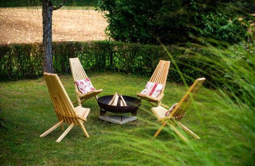 Bled House | Charming Bled Getaway - Big Garden, BBQ & Bikes
