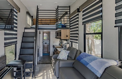 Bradenton House | Charming Bradenton Tiny House - Perfect Cozy Getaway
