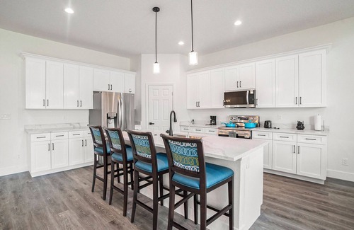 Greater Palm River Point CDC House | Charming Brand New 3-bedroom house with WiFi and AC in lovely Tampa