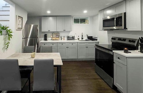 East Haven Apartment | Charming Brand New Apartment with AC in vibrant New Haven-Near Tweed Airport