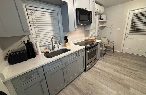 Brandywine Cottage | Charming Brandywine Tiny Home – Work, Relax, Retreat,Host Small Gatherings