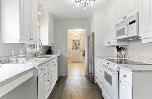 Concord House | Charming, bright 4-bedroom Edina home on corner across from park, near schools