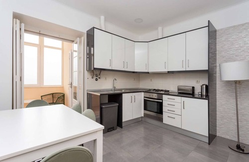 Alto do Pina Apartment | Charming Bright Room | Shared Apartment