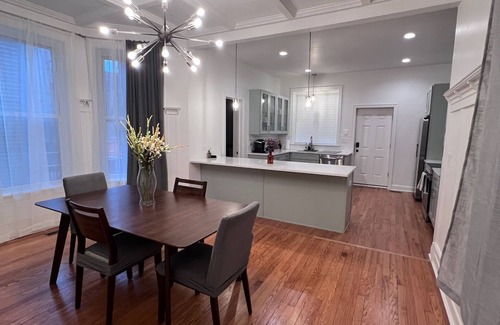 Grand Boulevard House | Charming Bronzeville Oasis