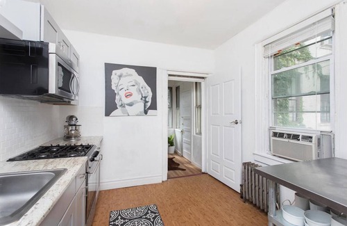 Brooklyn House | Charming Brooklyn 2 Bedroom w/Character