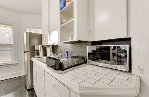 Front Park Apartment | Charming Buffalo Apartment: 2 Mi to Downtown