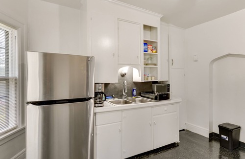 Front Park Apartment | Charming Buffalo Apartment: 2 Mi to Downtown