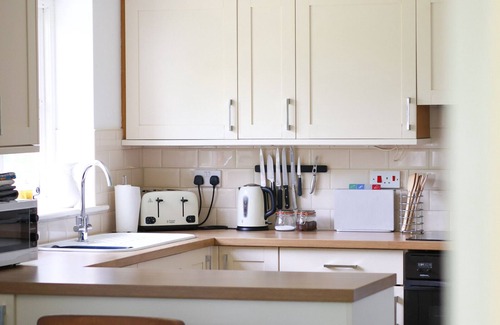 Otterton House | Charming Bungalow with countryside views, close to the South West Coast Path.