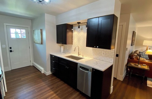 Spearfish House | Charming Bungalow 2 in lovely Spearfish with WiFi, AC