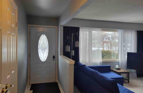 Caledon House | Charming Bungalow 25 mins from Toronto Airport