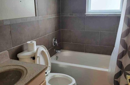 Caledon House | Charming Bungalow 25 mins from Toronto Airport