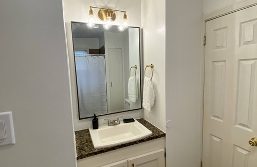 Rosedale House | Charming Bungalow close to KC Attractions!
