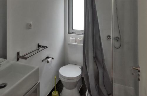 Burinhosa House | Charming Bungalow in Pataias with Shared Pool
