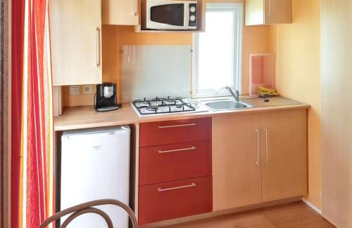 Burinhosa House | Charming Bungalow in Pataias, 18 m² with Shared Pool.