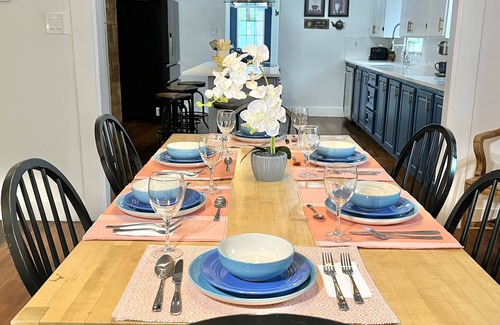 Brookview House | Charming Bungalow - perfect for long stays