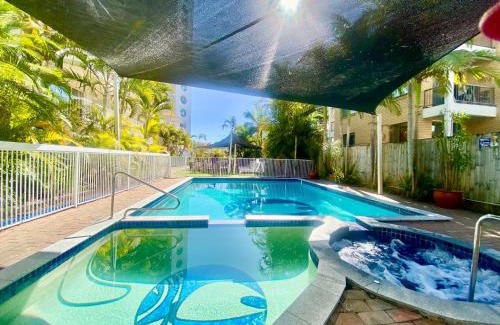 Miami Apartment | Charming Burleigh Studio