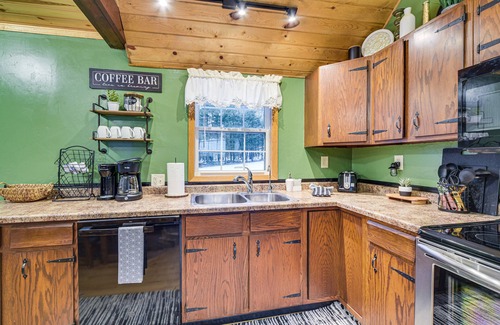 Butternut Cabin | Charming Butternut Lake Getaway w/Deck & Dock!