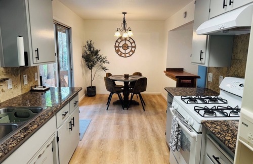 Apple Hill Cabin | Charming Cabin Close to Lake ~ Apple Hill ~ Tahoe