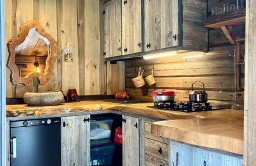 Gjerstad Cabin | Charming cabin from the 1900s in scenic surroundings