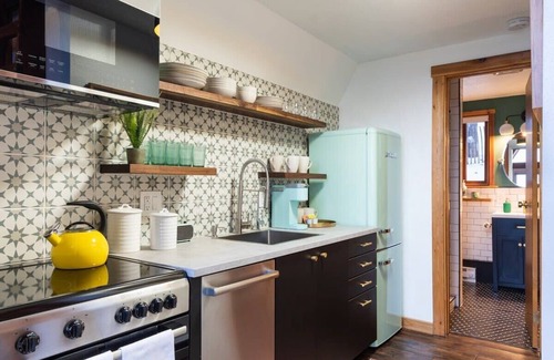 Saint Mary's Cabin | Charming Cabin Home W/Mountain View, Spa & Sauna