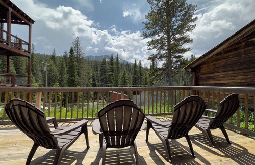 Cooke City-Silver Gate Cabin | Charming cabin in the heart of Downtown Cooke City Montana