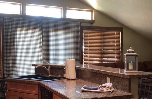 Angel Point Cabin | Charming Cabin Overlooking Beautiful Flathead Lake