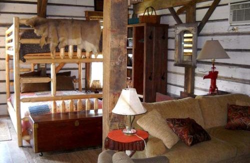Bellevue House | Charming Cabin Rental with a Hot Tub near Cedar Point and Lake Erie in Ohio