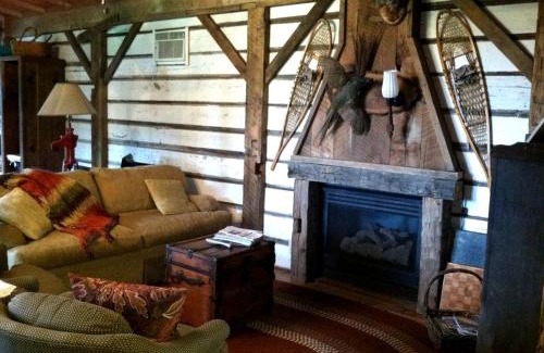 Bellevue House | Charming Cabin Rental with a Hot Tub near Cedar Point and Lake Erie in Ohio