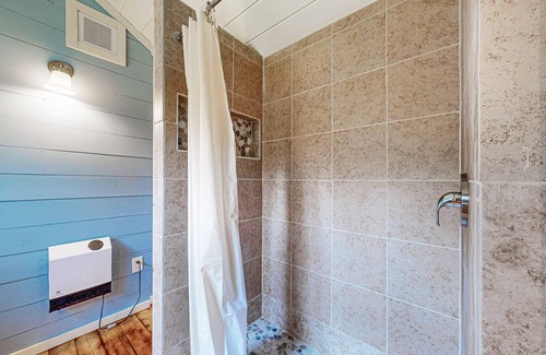 South Casco Cottage | Charming Cabin with Nature's Embrace and Family-Friendly Comforts