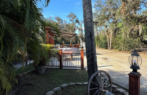 River Ranch RV Rental | Charming campsite in West Gate River Ranch with WiFi access