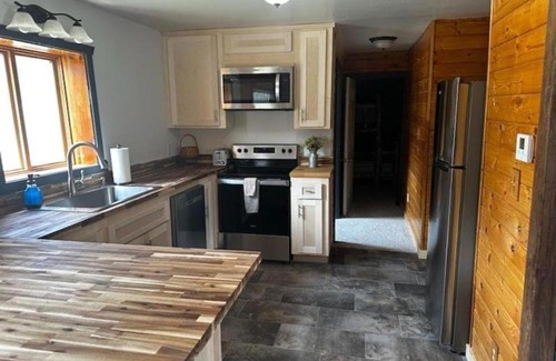 Cedar City House | Charming Canyon Cabin