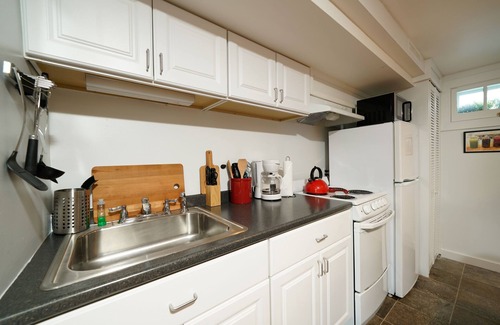 Uptown House | Charming Carriage House - 30 day rental