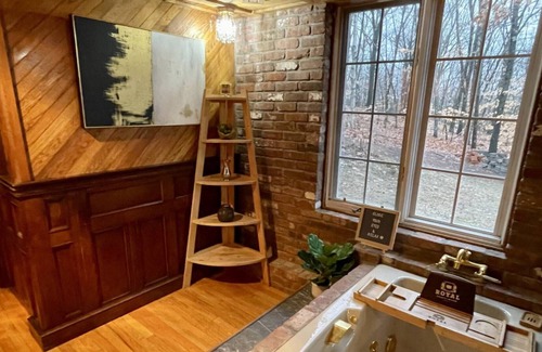 Seymour Cottage | Charming Carriage House