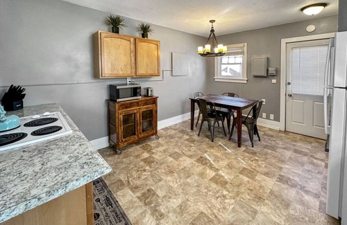 Cascade House | Charming Cascade Cabin: Large Yard, Near Downtown!