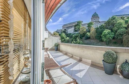 Budavar Apartment | Charming Castle View Suite With Giant Balcony