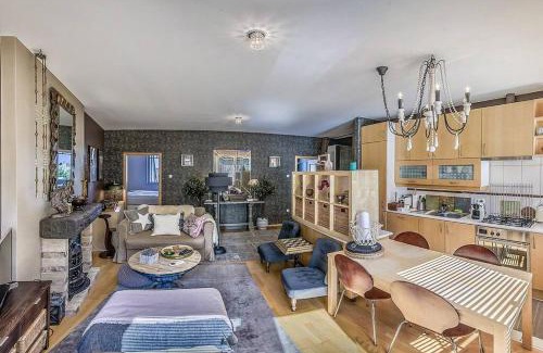 Budavar Apartment | Charming Castle View Suite With Giant Balcony