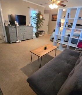 Amarillo Apartment | Charming Central Amarillo Retreat with a Jacuzzi