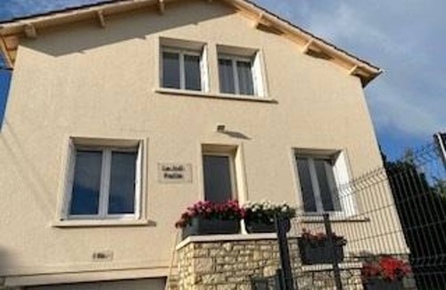 La Roche-Posay Apartment | Charming Central T3 with Garden, Near Thermal Baths, WiFi, Parking, BBQ