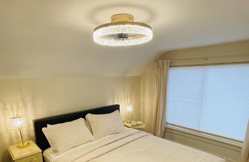 Hurley House | Charming Centrally Located Retreat