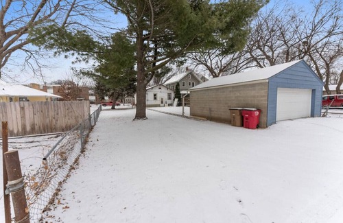 Sioux Falls House | Charming Centrally Located Sunroom/Fireplace
