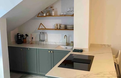 Las Chapas Condo | Charming centric apartment in vibrant Málaga - Yedra20
