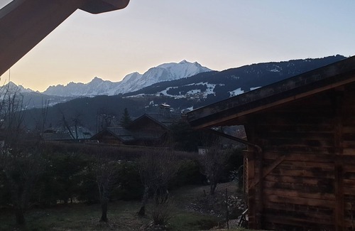 Demi-Quartier Ski Chalet | Charming chalet facing the Mont Blanc range. Your 4-legged friend is welcome