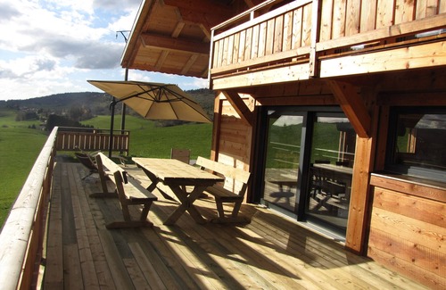 Foncine-le-Haut Ski Chalet | Charming chalet "les Eterles" 4 épis gite de france overlooking the valley