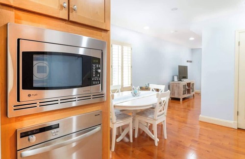 Historic District House | Charming Charles Retreat