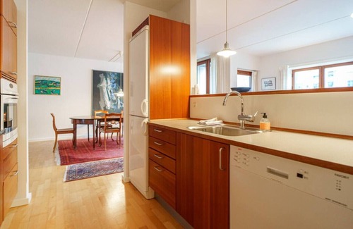 Copenhagen City Centre Apartment | Charming Christianshavn Apartment with Canal Views